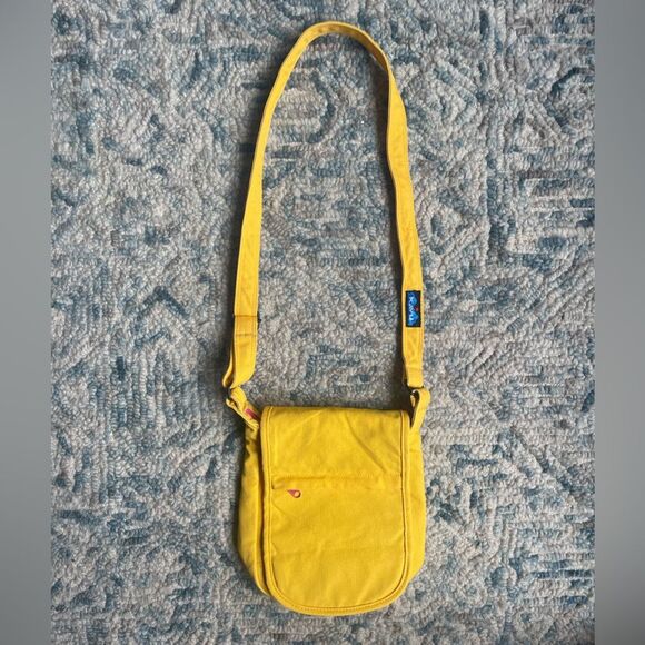 Kavu Kicker Butter Yellow Crossbody Purse Bag Canvas Adjustable Strap Outdoors - Picture 1 of 11